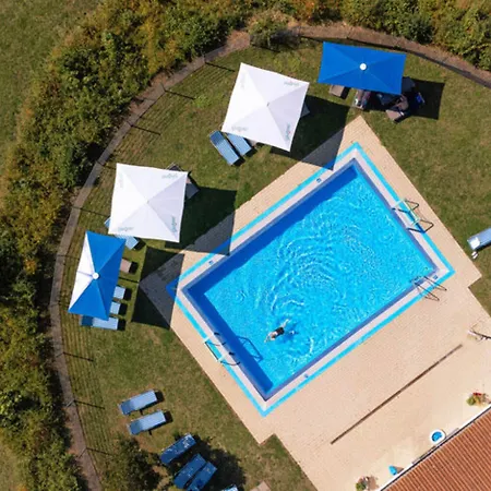 Beech Aparthotel 4*